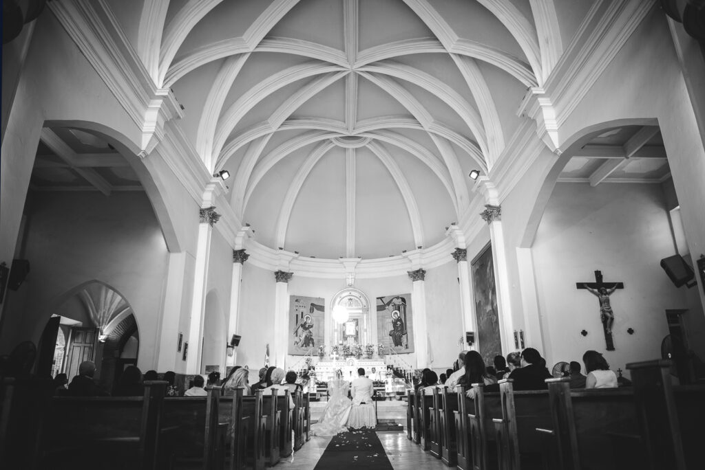 Ceremonia y recepcion de la boda de Lyonella y Carlos en la iglesia nuestra señora de la altagracia en Santo Domingo, República Dominicana