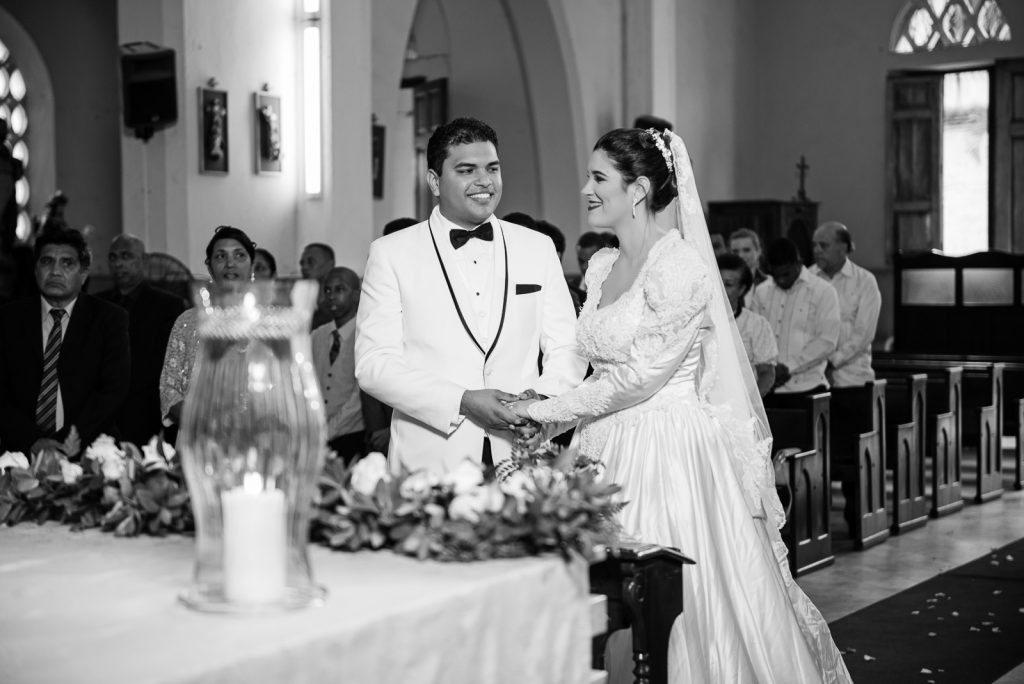 Ceremonia y recepción de la boda de Lyonella y Carlos en la Iglesia Nuestra Señora de la Altagracia en Santo Domingo, República Dominicana.