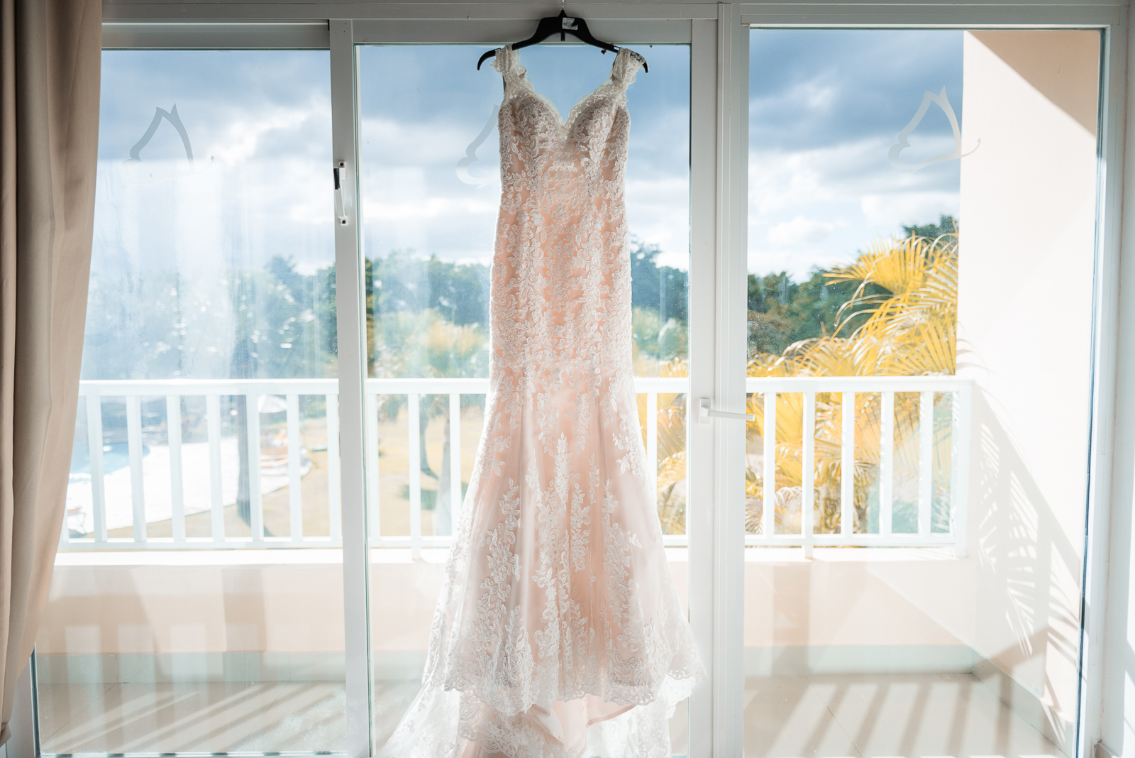 Fotos de vestido de novia para bodas en Republica Dominicana por el fotografo dominicano Greg Dotel Photography