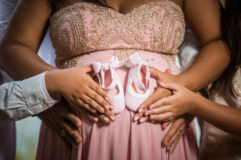 Sesion de fotos de embarazadas en el Parque Mirador Norte de Santo Domingo, Republica Dominicana por el fotógrafo dominicano