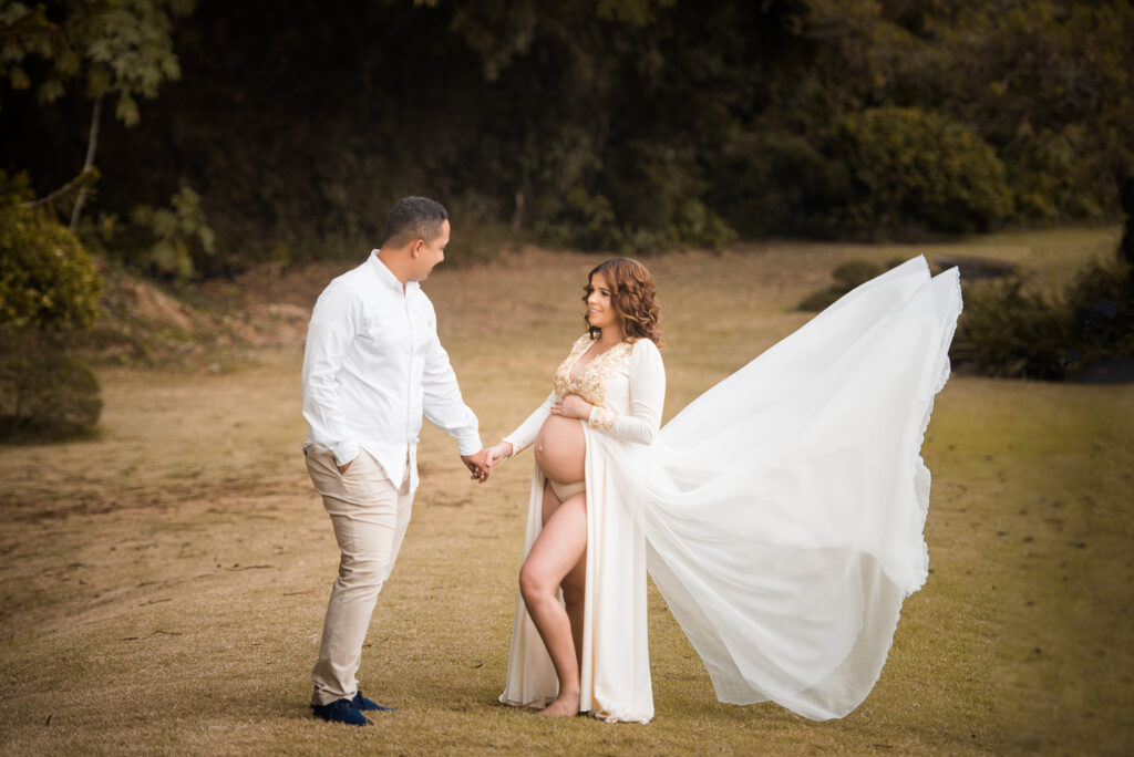 Sesion de fotos de embarazadas en el Jardín Botánico de Santo Domingo, Republica Dominicana por el fotógrafo dominicano