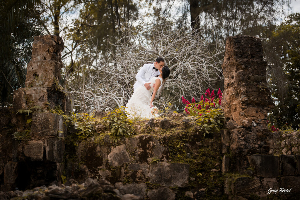 Sesión de fotos de pre boda o novios en Las Ruinas de Engombe, República Dominicana por el fotografo dominicano Greg Dotel Photography.