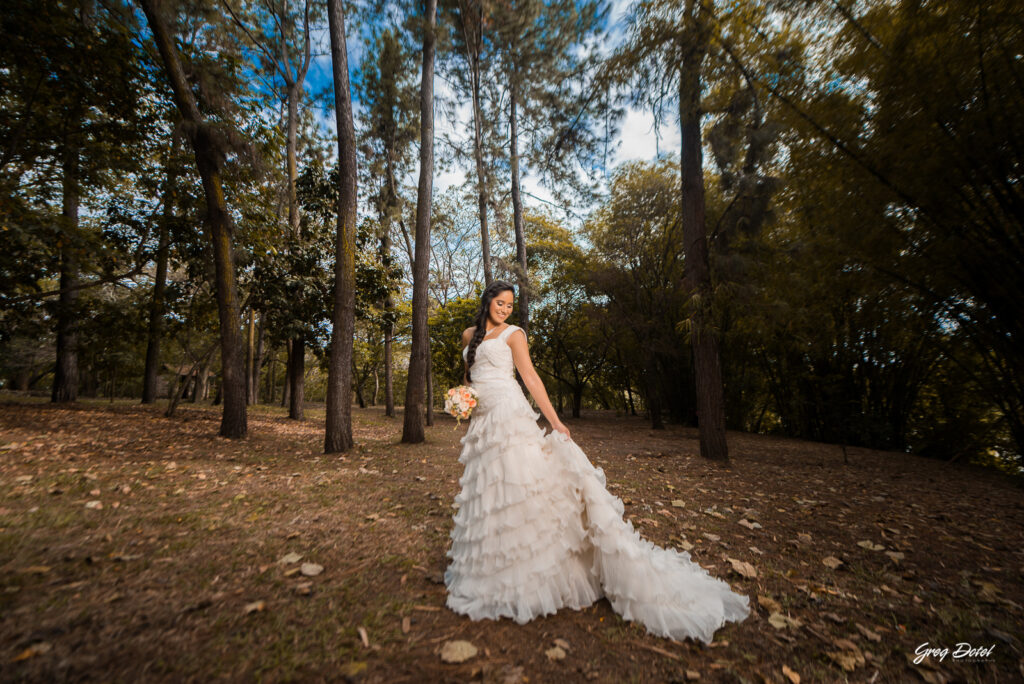 Sesión de fotos de pre boda o novios en Las Ruinas de Engombe, República Dominicana por el fotografo dominicano Greg Dotel Photography.