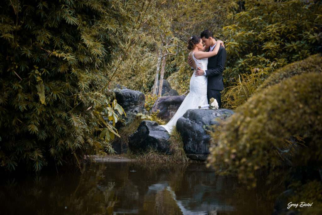 Sesión de fotos de novios o pre boda de Emilie y Carlos en el Jardín Botánico de Santo Domingo, República Dominicana por el fotografo dominicano Greg Dotel Photography