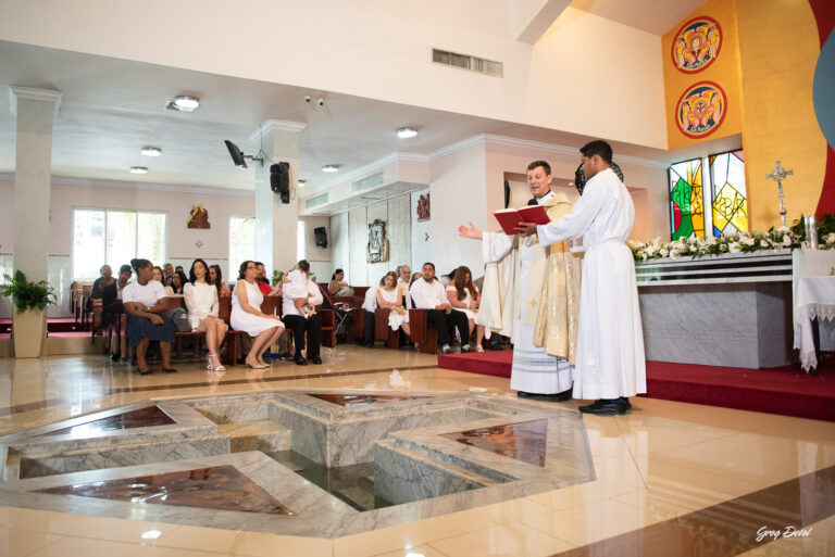 Fotos del Bautizo de Esteban en la Parroquia Jesus Maestro en Santo Domingo República Dominicana