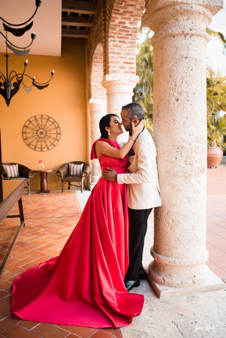 Sesión de fotos de la pre boda de Eva y Ricardo en el Hostal Nicolas de Ovando en la Zona Colonial de Santo Domingo, República Dominicana