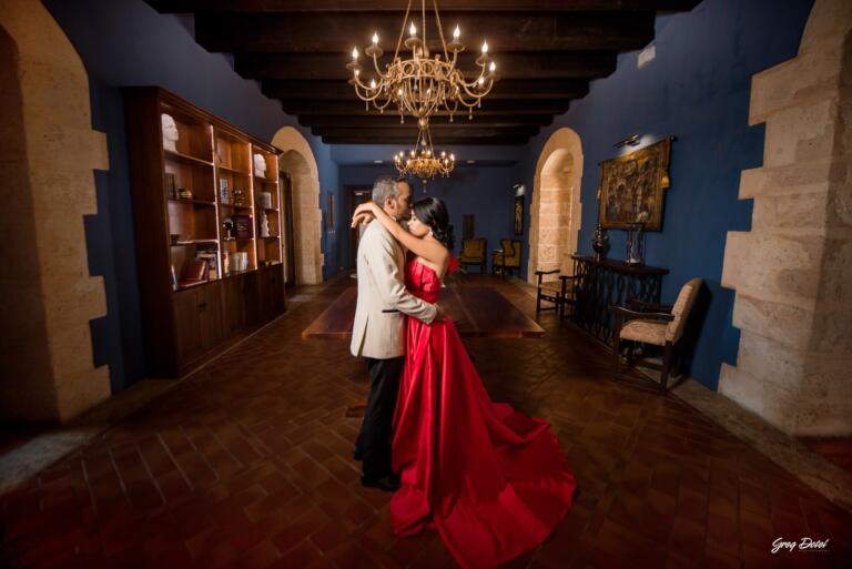 Sesión de fotos de la pre boda de Eva y Ricardo en el Hostal Nicolas de Ovando en la Zona Colonial de Santo Domingo, República Dominicana