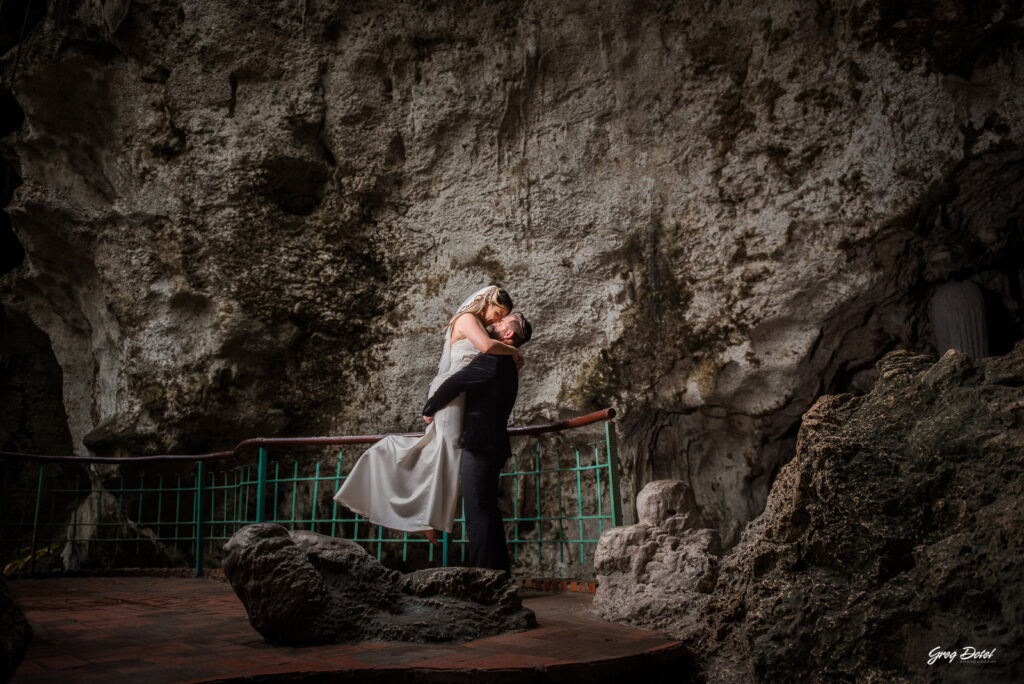 Sesion de fotos de preboda en el parque Los 3 ojos, Santo Domingo, República Dominicana por el fotógrafo dominicano Greg Dotel