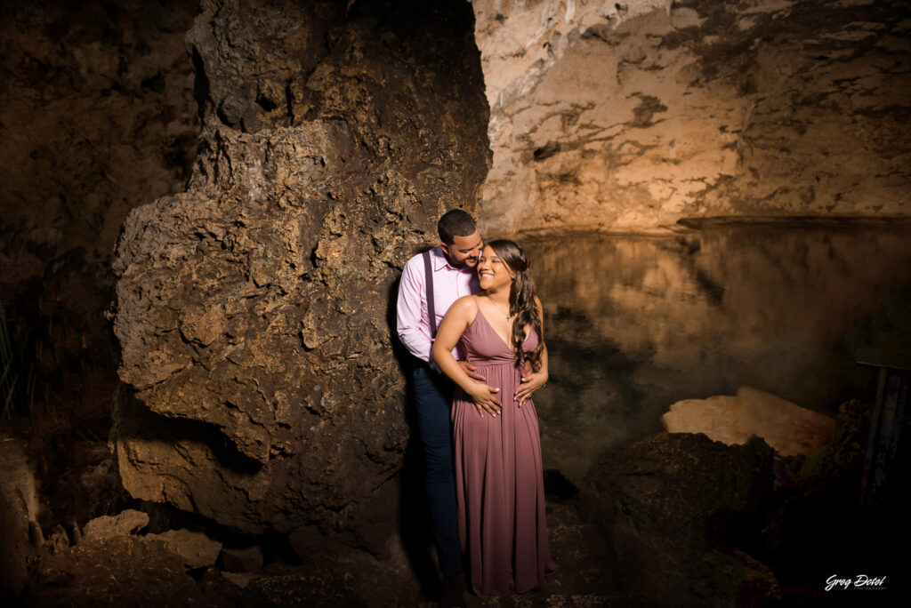 Sesion de fotos de novios o pre boda en el parque Los 3 ojos, Santo Domingo, República Dominicana por el fotógrafo dominicano Greg Dotel