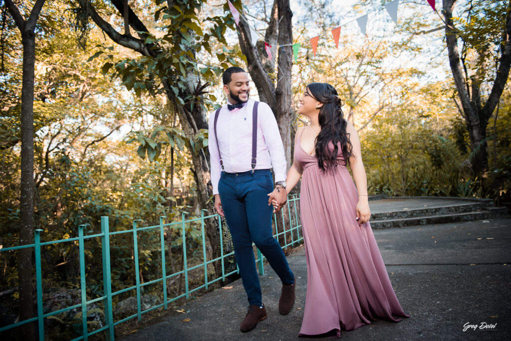 Sesion de fotos de novios o pre boda en el parque Los 3 ojos, Santo Domingo, República Dominicana por el fotógrafo dominicano Greg Dotel