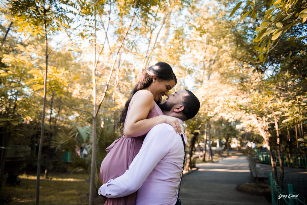 Sesion de fotos de novios o pre boda en el parque Los 3 ojos, Santo Domingo, República Dominicana por el fotógrafo dominicano Greg Dotel