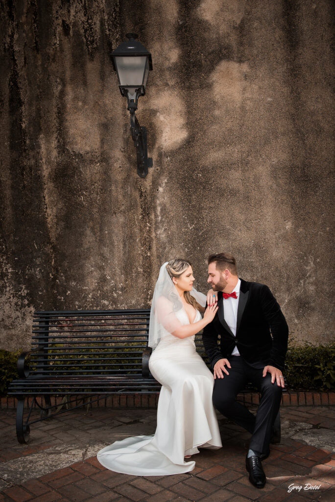 Sesion de fotos de novios o pre boda en la Zona Colonial de Santo Domingo, República Dominicana por el fotógrafo dominicano Greg Dotel