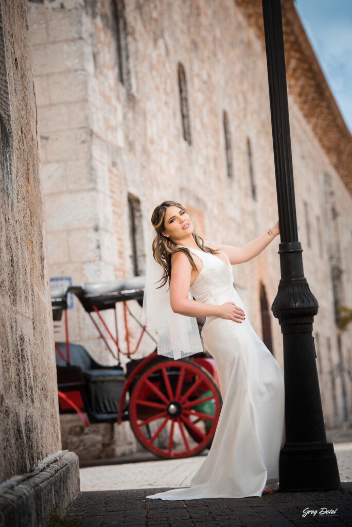 Sesion de fotos de novios o pre boda en la Zona Colonial de Santo Domingo, República Dominicana por el fotógrafo dominicano Greg Dotel