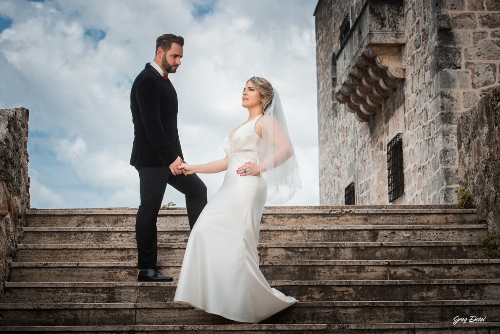 Sesion de fotos de novios o pre boda en la Zona Colonial de Santo Domingo, República Dominicana por el fotógrafo dominicano Greg Dotel