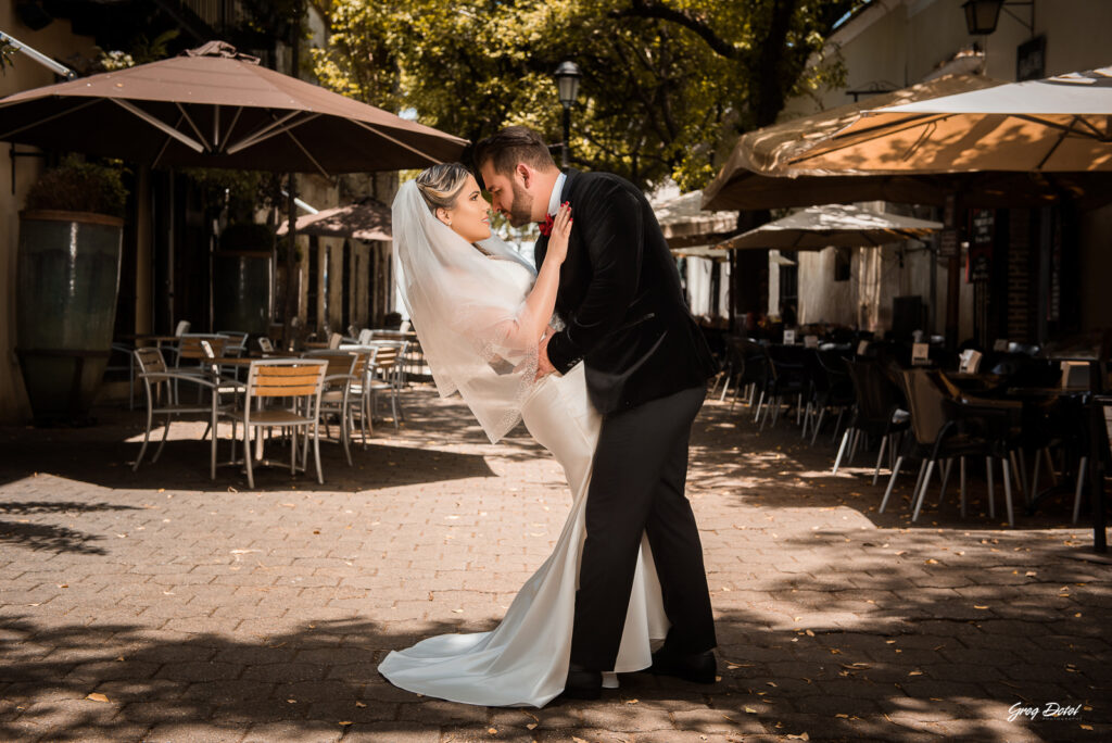 Sesion de fotos de novios o pre boda en la Zona Colonial de Santo Domingo, República Dominicana por el fotógrafo dominicano Greg Dotel