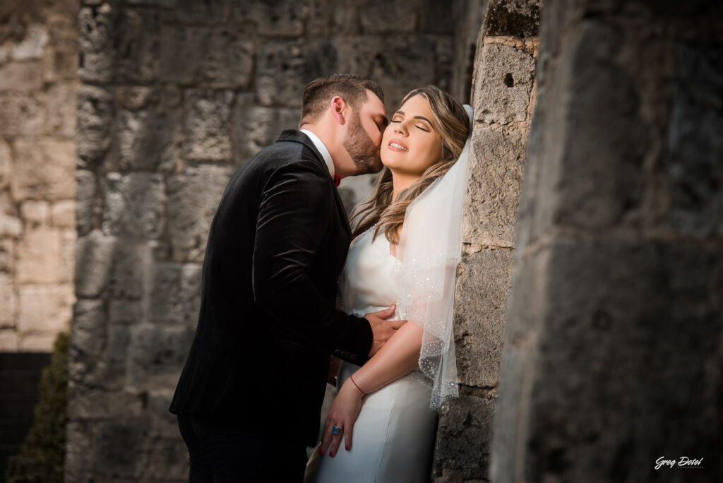 Sesion de fotos de novios o pre boda en la Zona Colonial de Santo Domingo, República Dominicana por el fotógrafo dominicano Greg Dotel