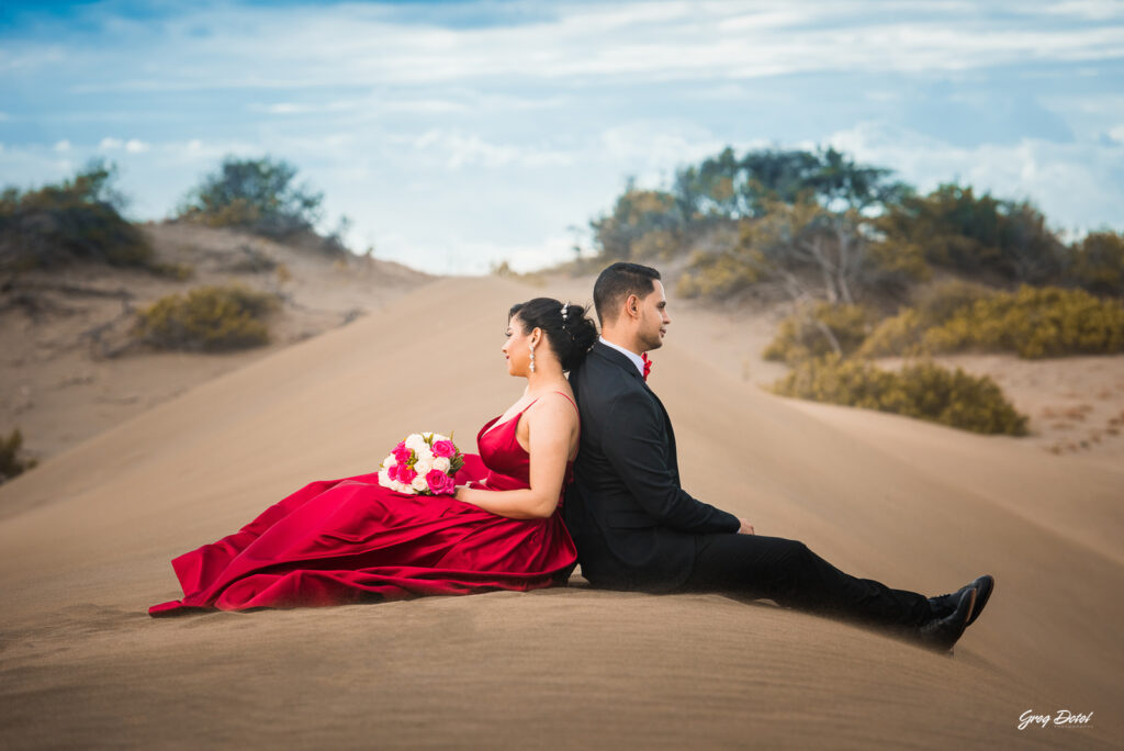 Sesion de fotos de novios o pre boda en Las Dunas de Bani, República Dominicana por el fotógrafo dominicano Greg Dotel