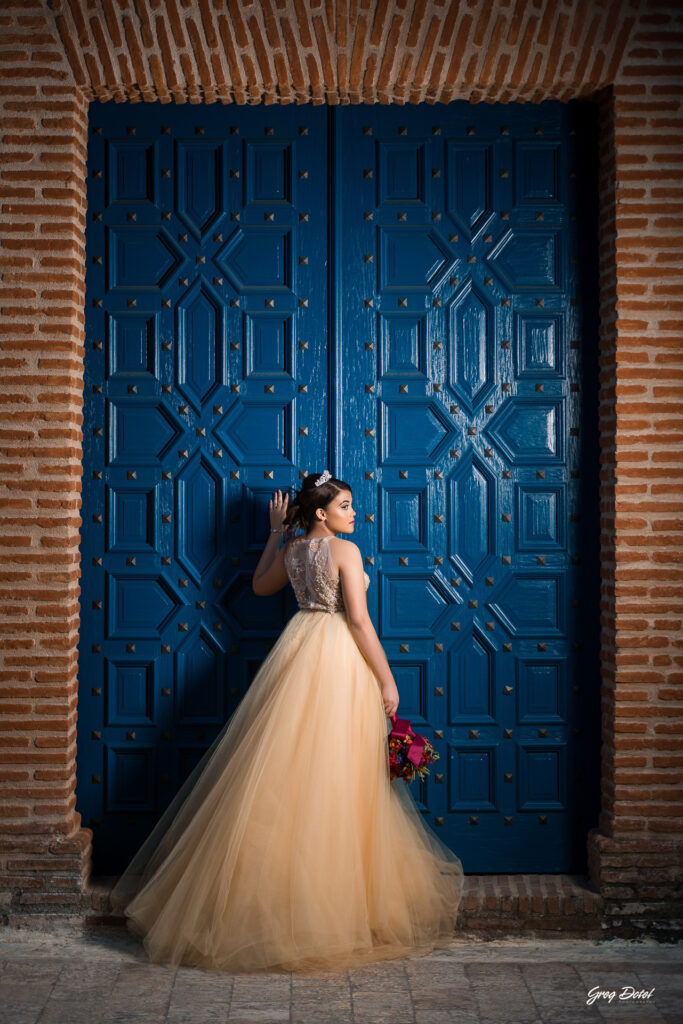 Sesión de fotos de 15 años de Alisha en la Zona Colonial de Santo Domingo, República Dominicana por el fotografo Greg Dotel