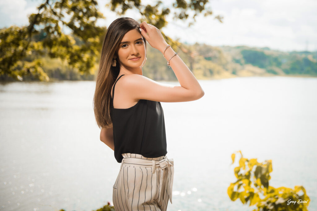 Sesion de fotos de 15 años moderna de Valeria en las Ruinas de Engombe de Santo Domingo, República Dominicana