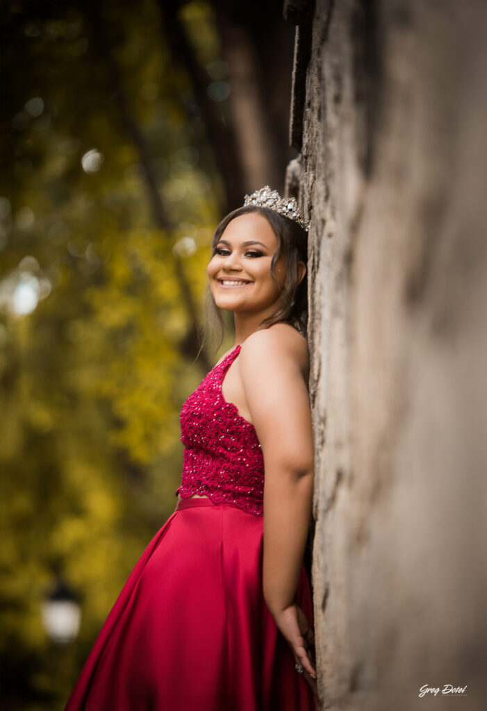 Hermosa sesion de fotos de 15 años de Yailen en la Zona Colonial de Santo Domingo, República Dominicana con un hermoso vestido de quinceañera
