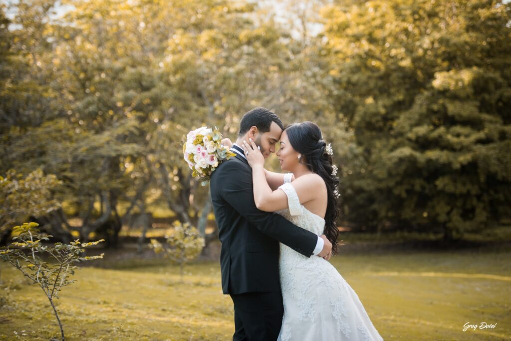 Fotos de pre boda en el Jardín Botánico de Santo Domingo de Pamela y Renny por el fotografo en Santo Domingo Greg Dotel