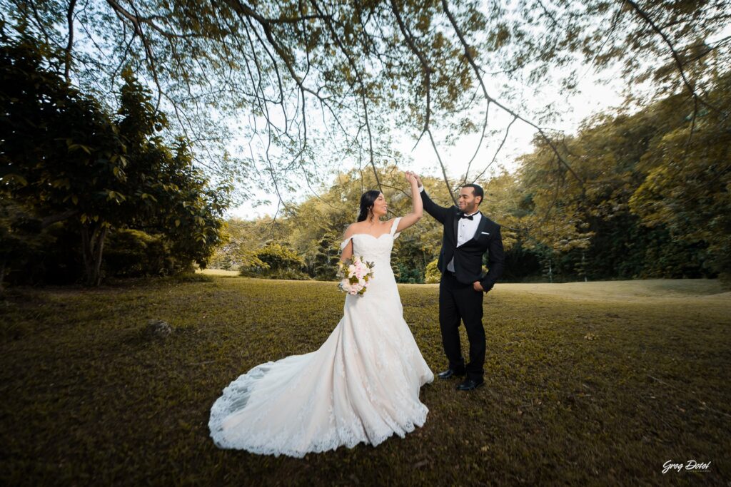 Fotos de pre boda en el Jardín Botánico de Santo Domingo de Pamela y Renny por el fotografo en Santo Domingo Greg Dotel