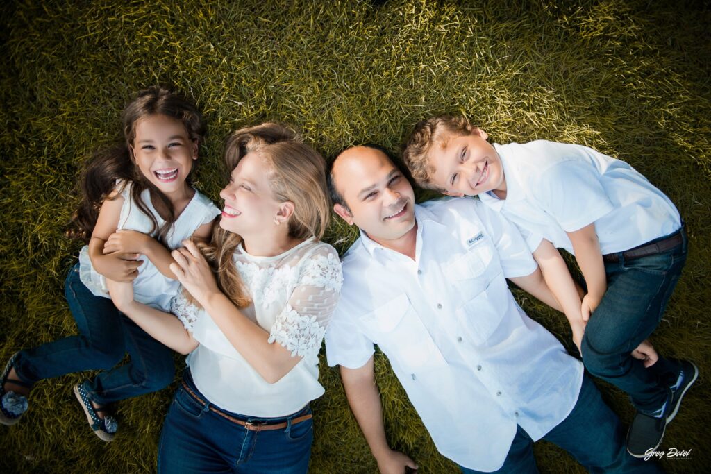 Sesion de fotos de familiar hermosas en el Parque Jardín Botánico de Santo Domingo, República Dominicana