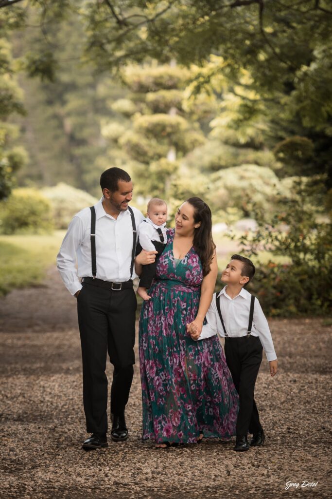 Fotos de familias hermosas con papa, mama y hermanitos en el Parque Jardín Botánico de Santo Domingo, República Dominicana