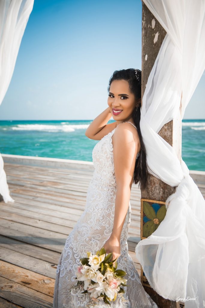 Fotógrafo de boda en Boca Chica, Restaurante Boca Marina, República Dominicana, realizada por Greg Dotel Photography, fotógrafo profesional especializado en bodas y momentos especiales.