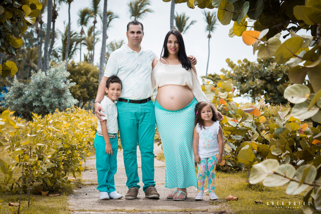 Sesion de fotos de embarazo de paola en el Acuario Nacional de Santo Domingo, República Dominicana