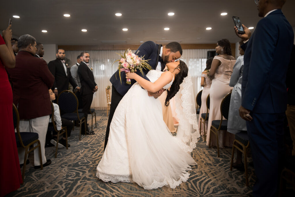 Fotos de la ceremonia y recepcion de la boda en el Hotel Radisson, Santo Domingo, Republica Dominicana por el fotografo dominicano Greg Dotel Photography