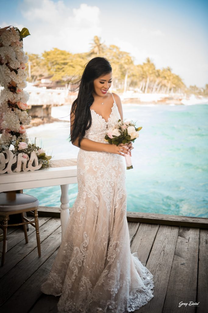 Fotógrafo de boda en Boca Chica, Restaurante Boca Marina, República Dominicana, realizada por Greg Dotel Photography, fotógrafo profesional especializado en bodas y momentos especiales.
